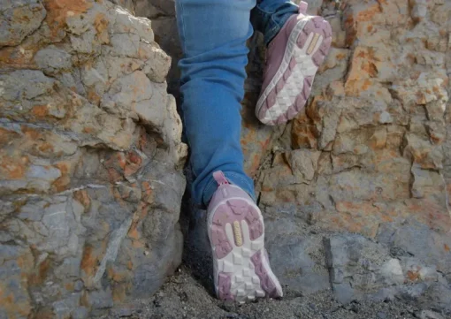 PINK SNEAKER