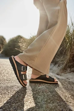 SORT 202-68 SANDAL
