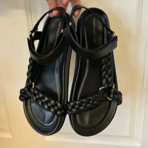 SORT BEACH SANDAL